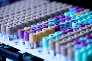 Zarządzanie danymi biomedycznymi: klucz do sukcesu medycyny